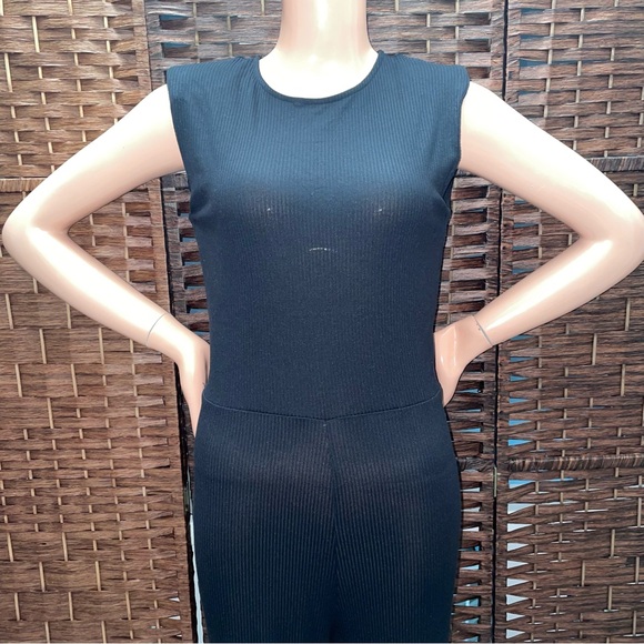 Shinestar Black Sleeveless Jumpsuit with Wide Leg Design, Size M. - Picture 2 of 6